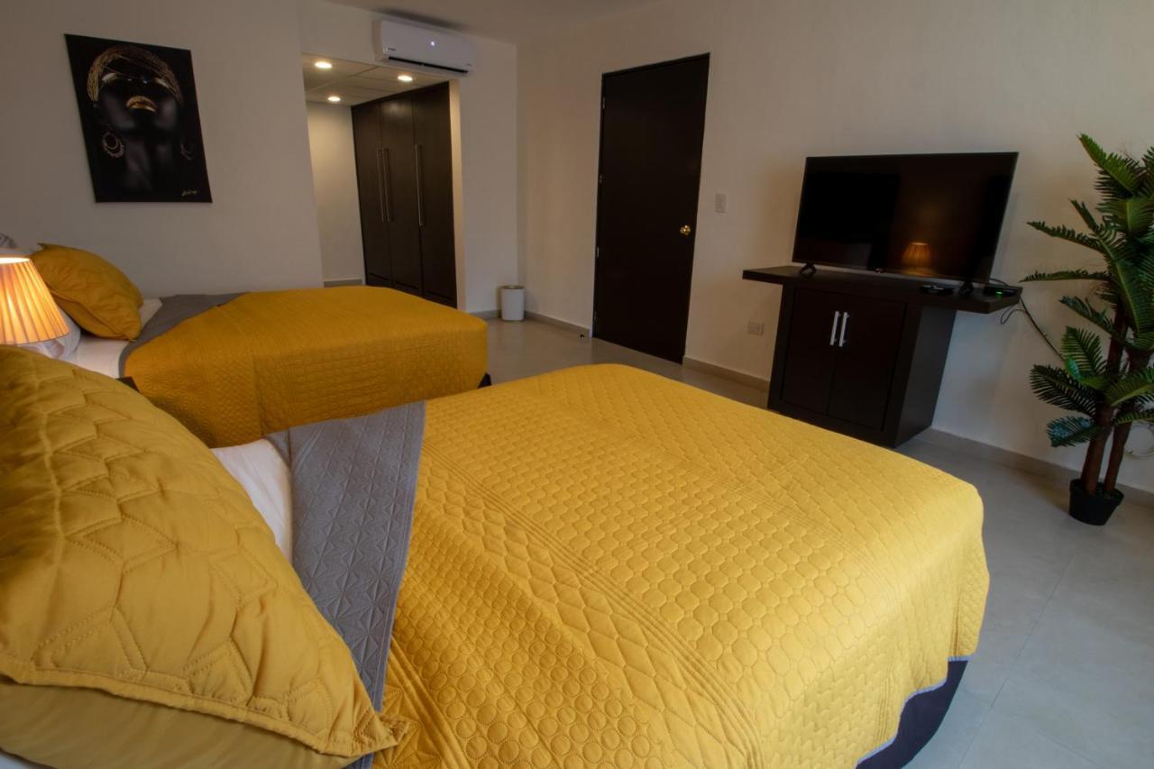 Hotel Villas Segovia Плая-дель-Кармен Экстерьер фото