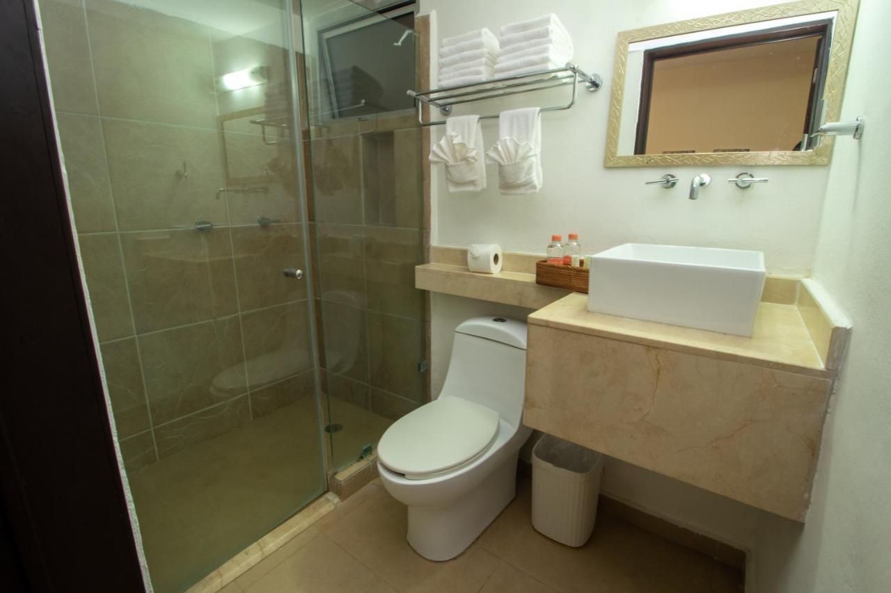 Hotel Villas Segovia Плая-дель-Кармен Экстерьер фото