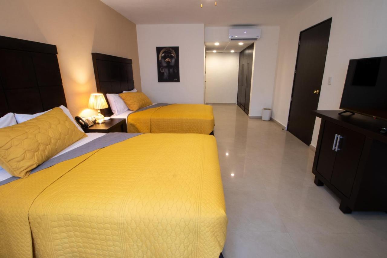 Hotel Villas Segovia Плая-дель-Кармен Экстерьер фото