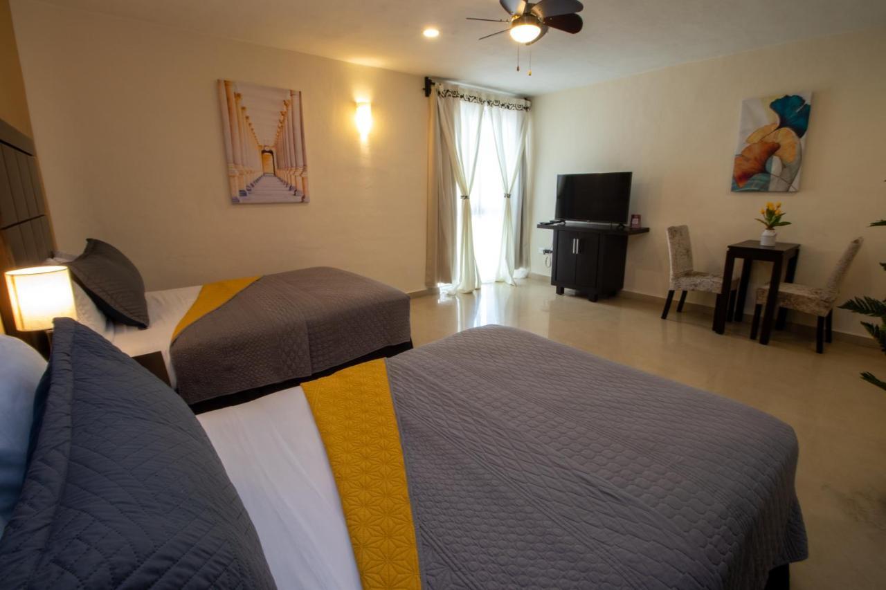 Hotel Villas Segovia Плая-дель-Кармен Экстерьер фото
