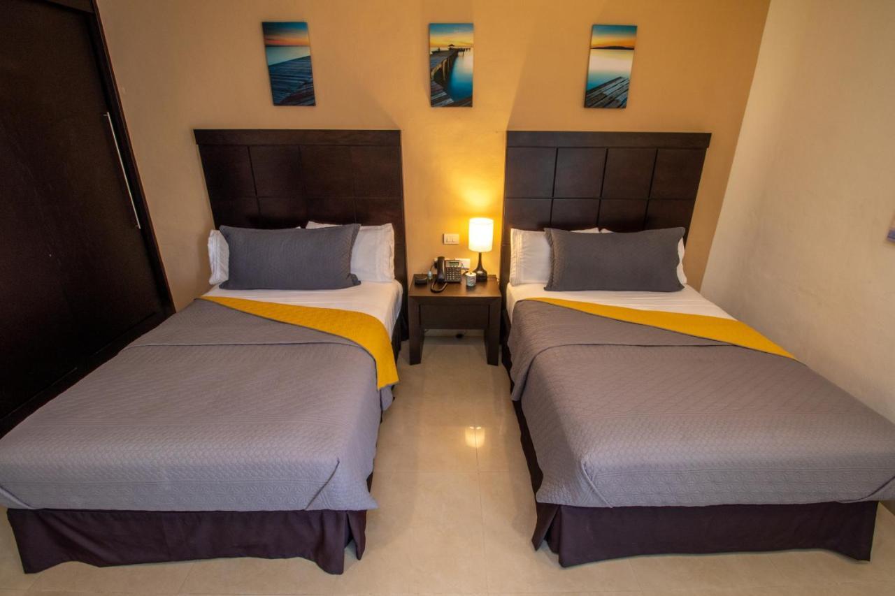 Hotel Villas Segovia Плая-дель-Кармен Экстерьер фото