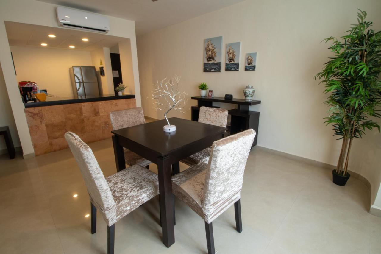 Hotel Villas Segovia Плая-дель-Кармен Экстерьер фото