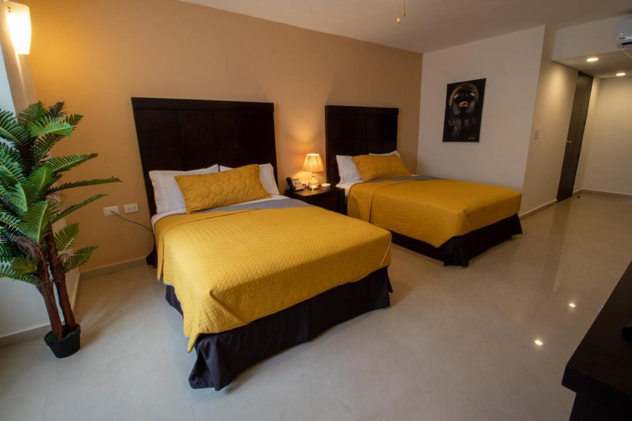 Hotel Villas Segovia Плая-дель-Кармен Экстерьер фото