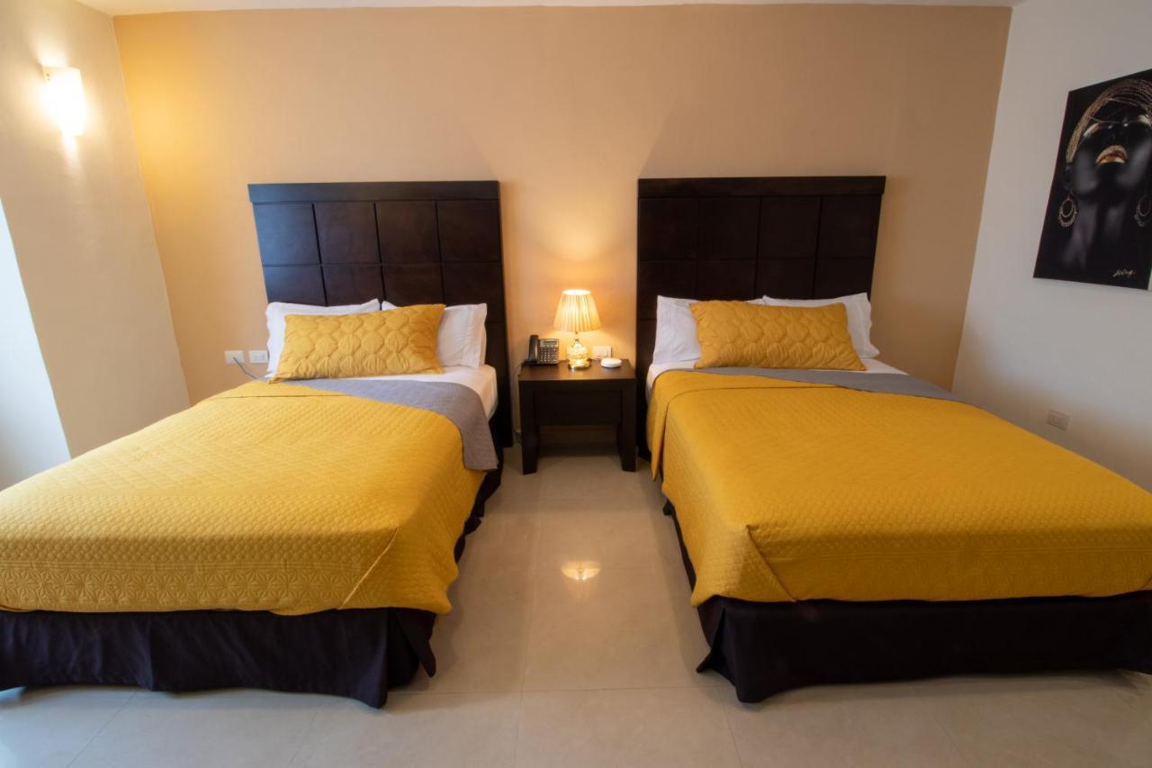 Hotel Villas Segovia Плая-дель-Кармен Экстерьер фото